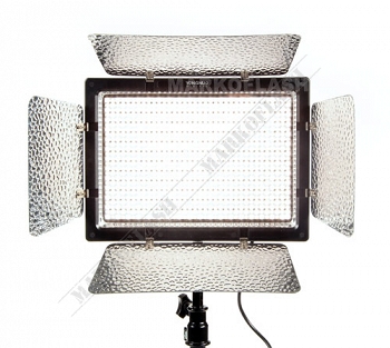 Lampa  YN-900 LED z regulacja barwy sterowana pilotem lub telefonem